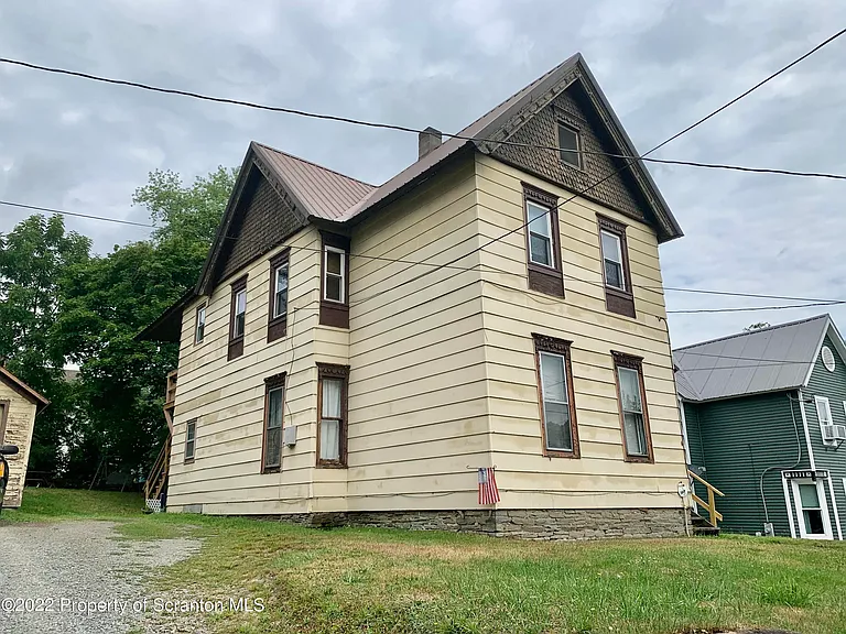 5893 High St — Photo 1