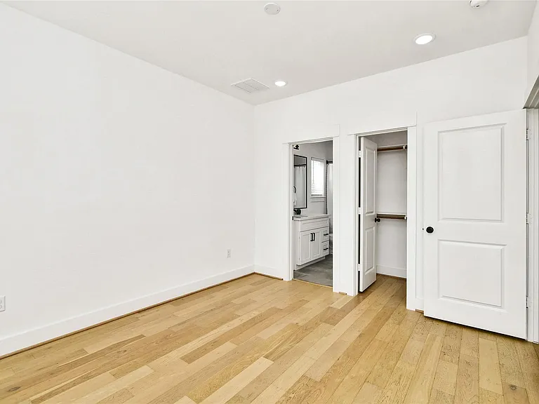 208 N York St #B — Photo 26