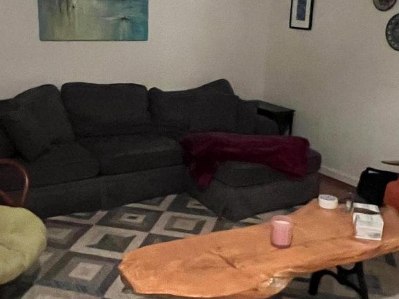 4th image of 324 Lincoln Ave
