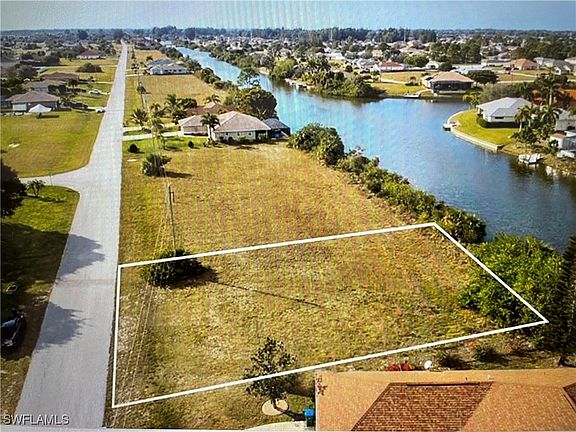 3rd image of 1917 NW 9th Ter