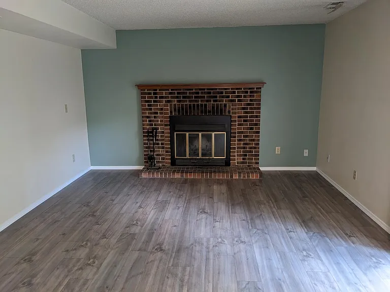 6220 Pemberton Way — Photo 10