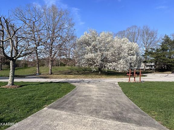 5th image of 190 River Run Dr