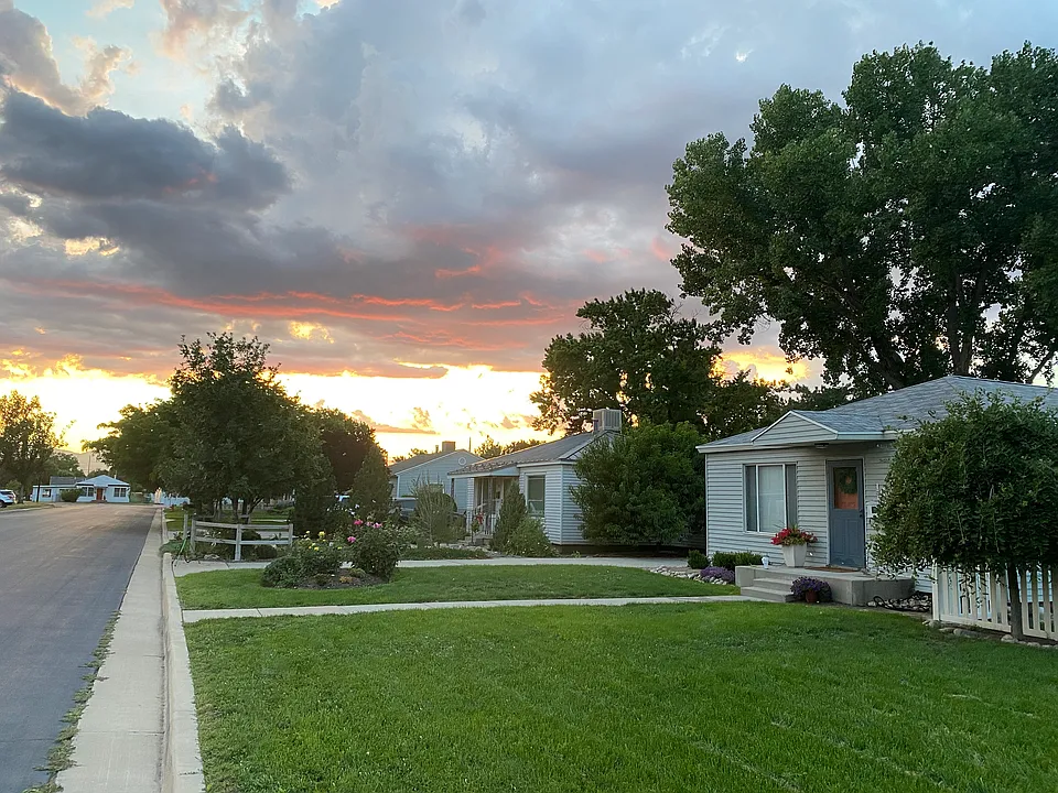 185 W Creek Dr