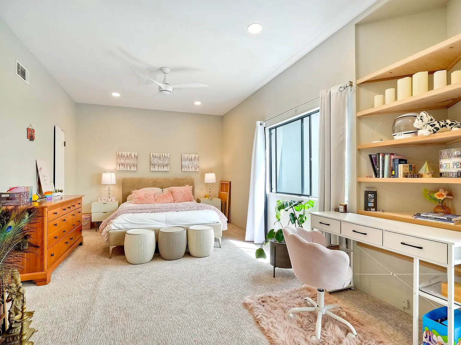 2055 Cambridge Ave — Photo 3