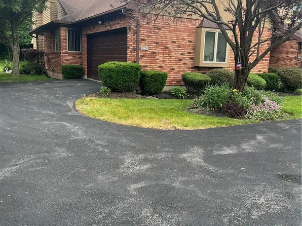 5230 Paddock Ln, Lewiston, NY 14092