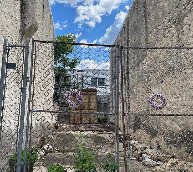 1st image of 420 Mercy St