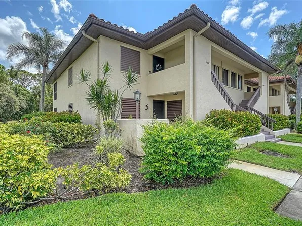 5255 Lake Village Dr #40, Sarasota, FL 34235