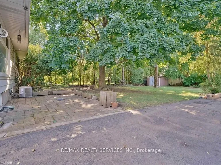 675 Inverness Ave — Photo 18