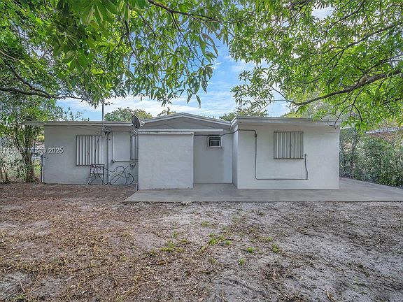 5th image of 265 NW 135th St