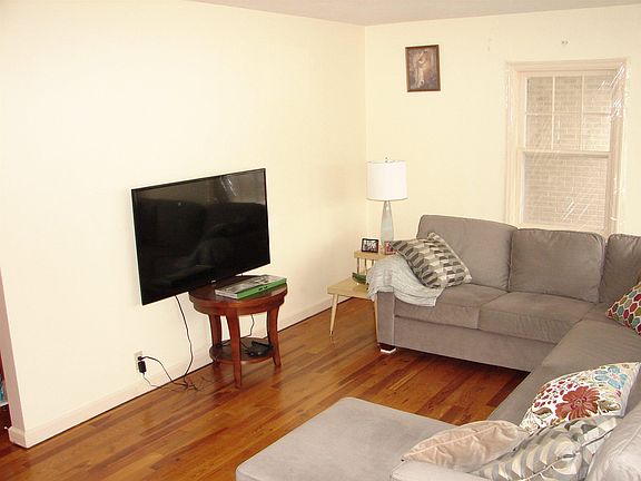 5th image of 1524 Johnson St