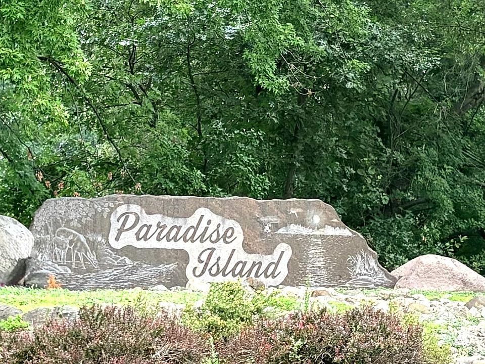 1st image of W11557 Island View Ct