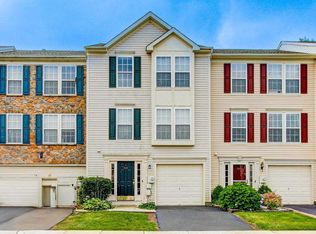 717 Waterway Ct, Quakertown, PA 18951