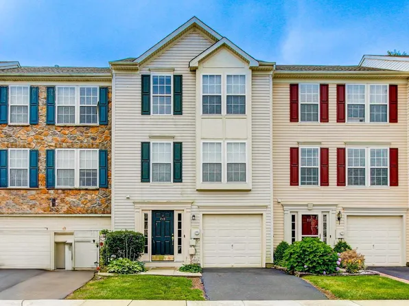 717 Waterway Ct, Quakertown, PA 18951