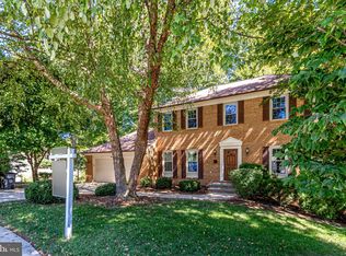 8000 Parklane Ct, Springfield, VA 22153
