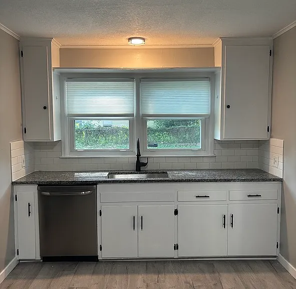 5444 Cedar St — Photo 3