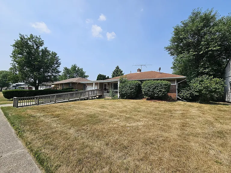 6914 Baring Ave — Photo 2