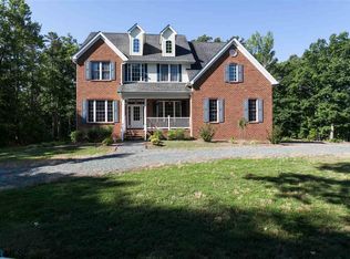 111 Andergar Ln, Kents Store, VA 23084