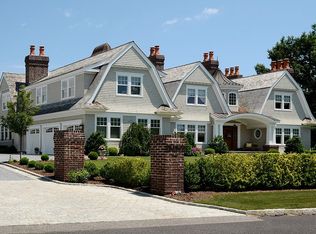 321 Shore Dr, Oakdale, NY 11769