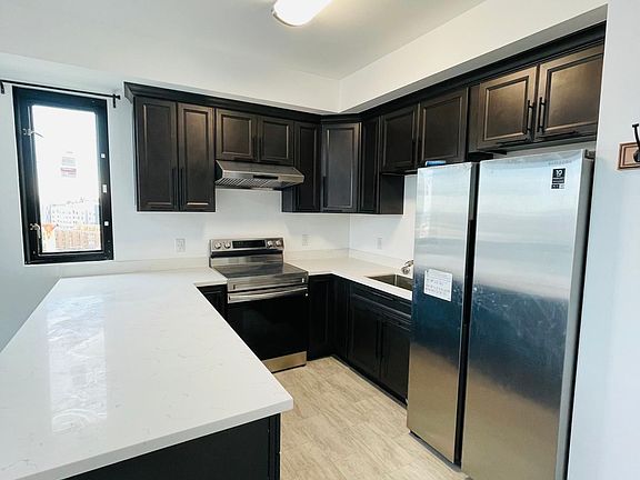2nd image of 534 Texas St #2