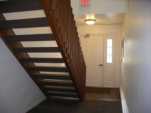 3rd image of 1229 Bradwell Ln APT B