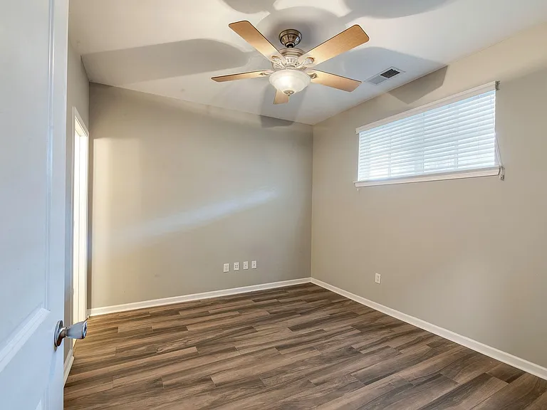 1508 Walnut View Dr — Photo 6