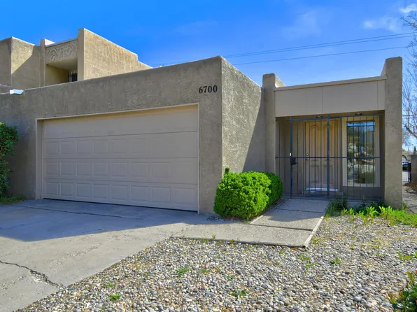 6700 Los Trechos Ct NE, Albuquerque, NM 87109
