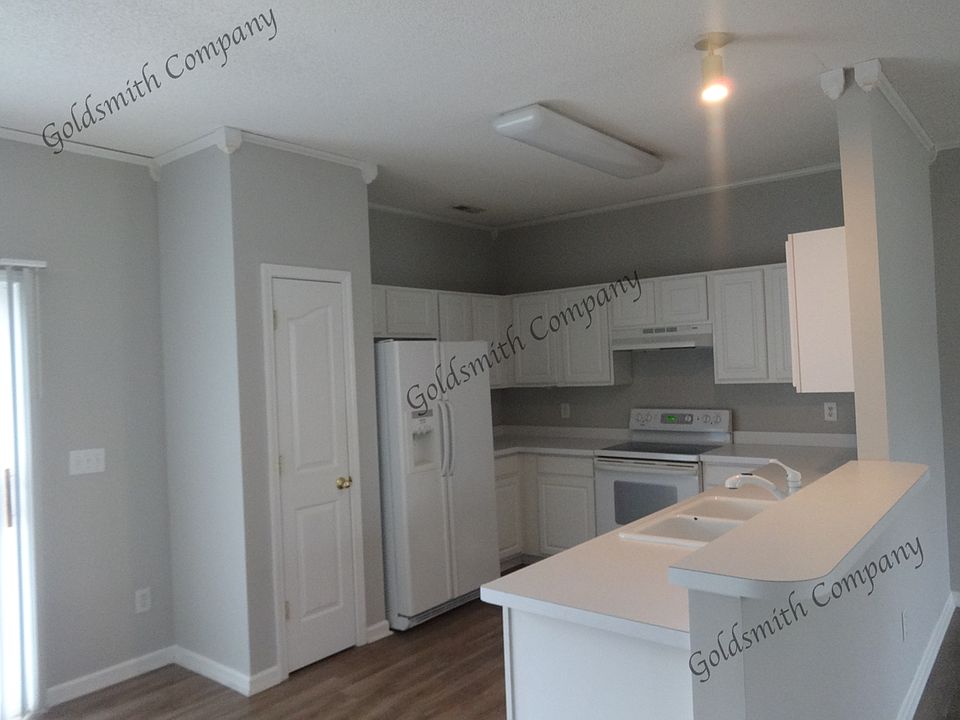 2nd image of 935 Breezewood Ct