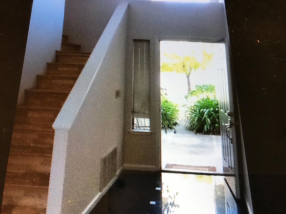 2nd image of 3012 Greenbriar Ct
