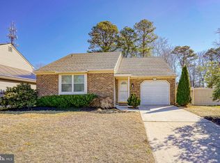 17 Acorn Ct, Sicklerville, NJ 08081