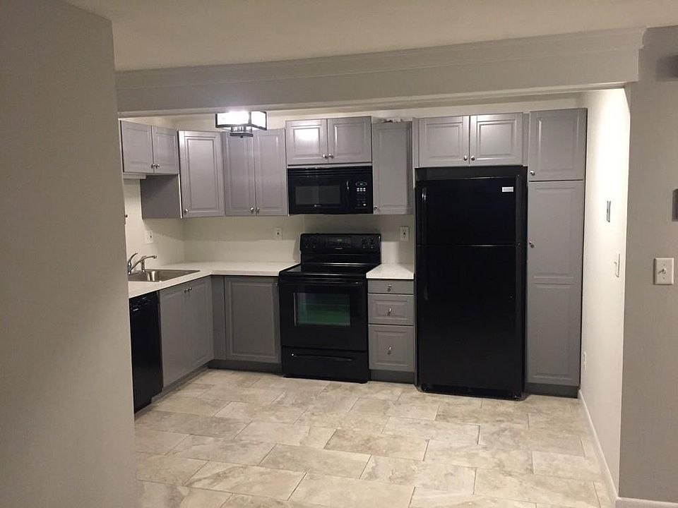 2nd image of 866 Haverhill St APT 4