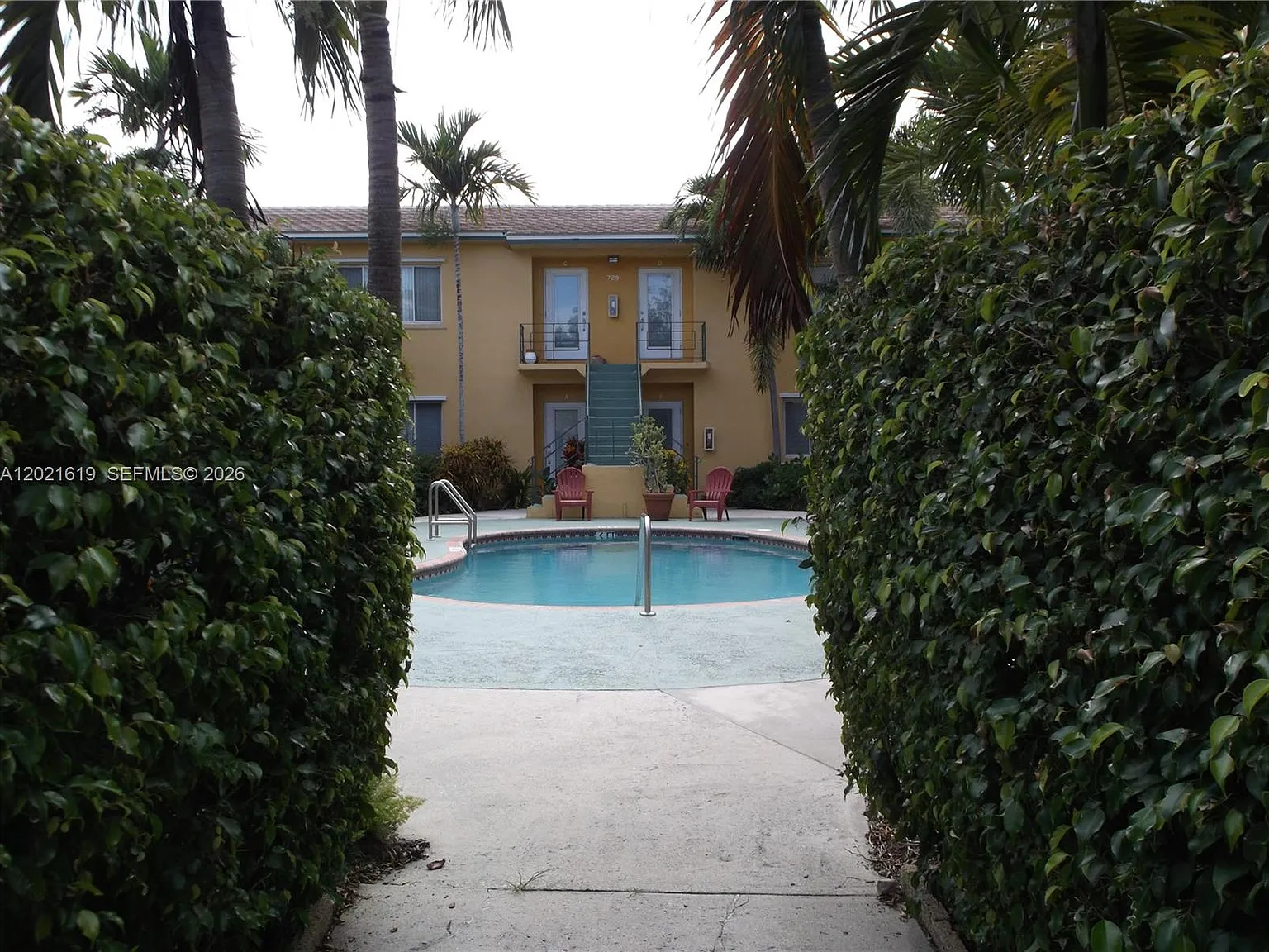 Victoria Park Garden Cond — Photo 2