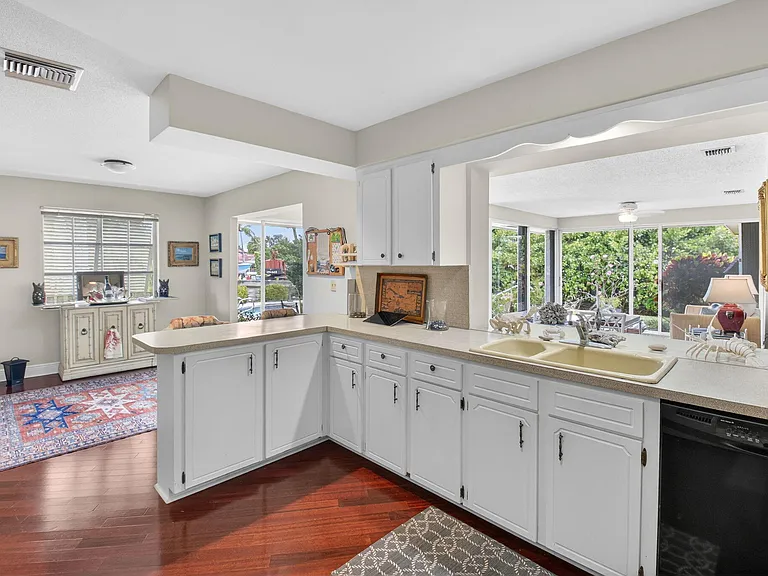 30 Spanish River Dr — Photo 36
