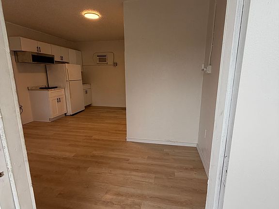 5th image of 2308 9th St W #3