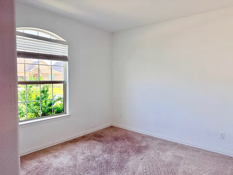 1200 Mahogany Ln — Photo 10