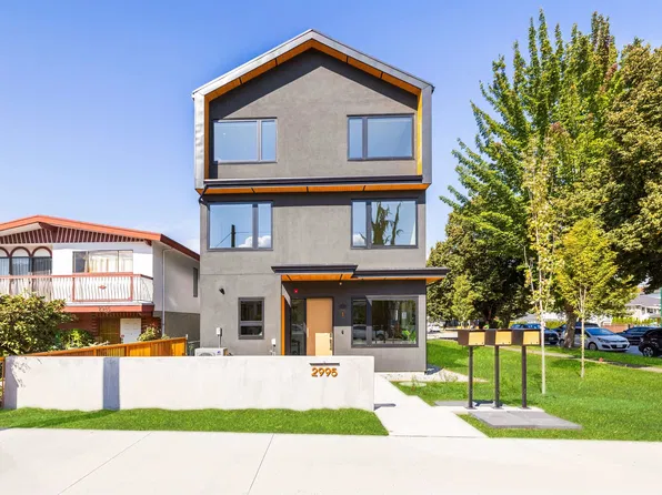 2995 Adanac St #1, Vancouver, BC V5K 2N4
