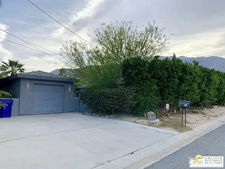 123 W San Carlos Rd — Photo 2