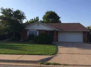 1007 E Green Acres Dr, Rogers, AR 72758