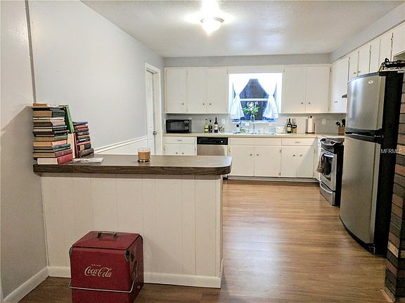 3rd image of 2433 Marion Dr