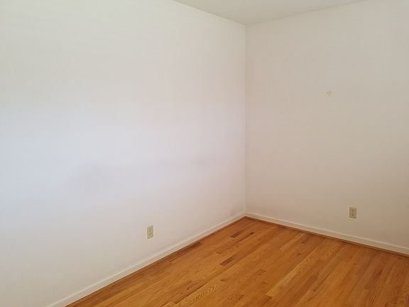 4th image of 1506 Greenview Dr