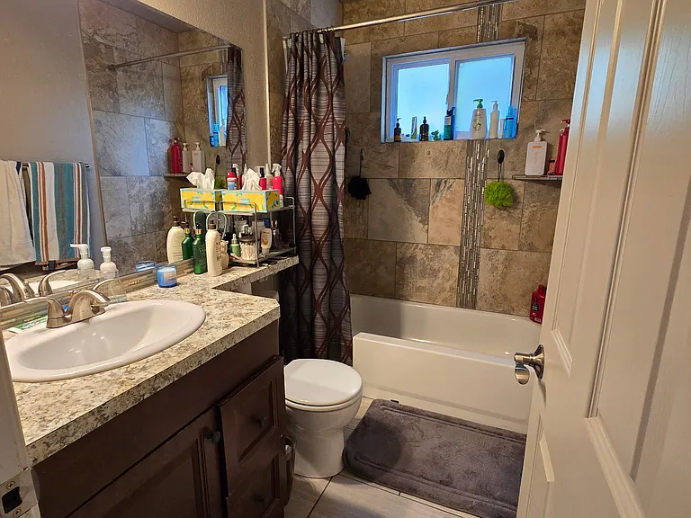 2714 Alan St — Photo 9
