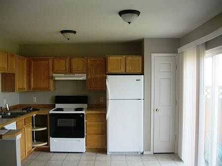5th image of 1085 N River Rock Dr