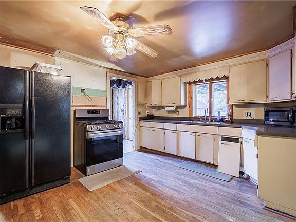 4th image of 3989 Dean Rd