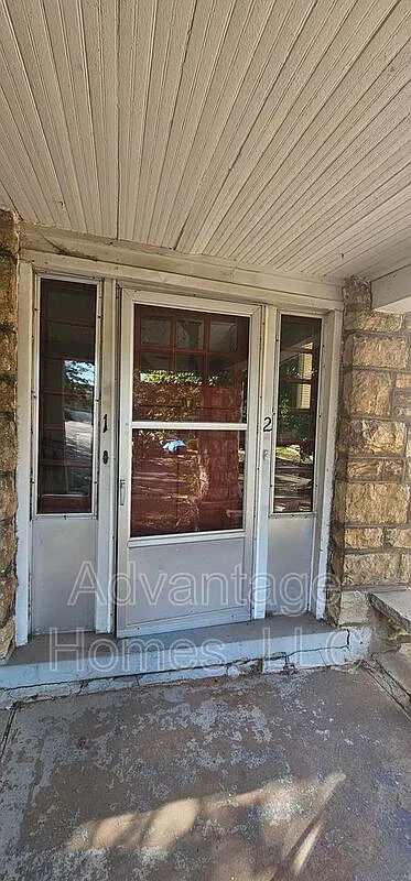 4 bed, 2.0 bath, $1,900 — Photo 3