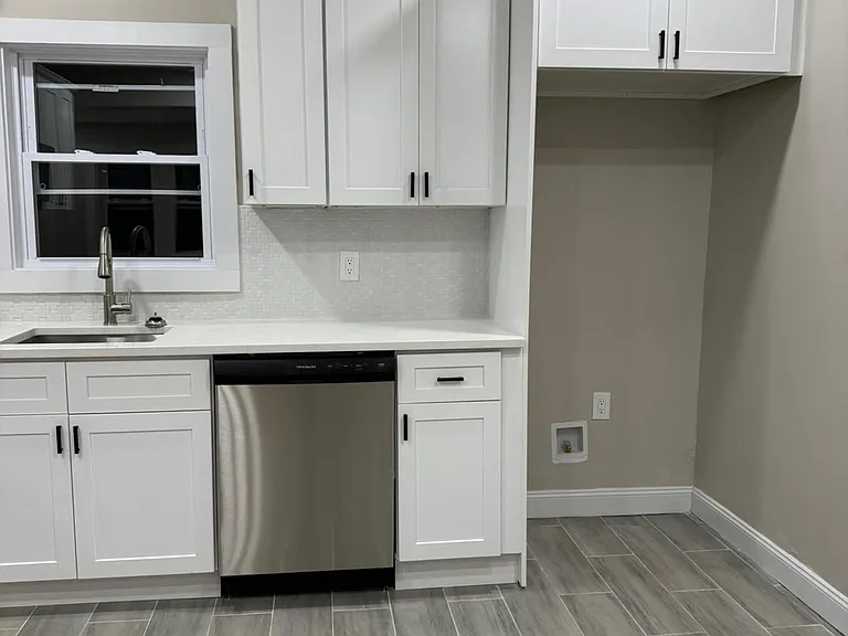 1105 Charles St #1E — Photo 9