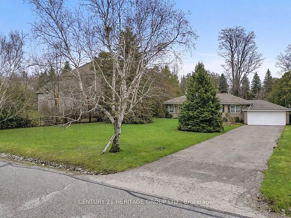 2nd image of 19 Oakbank Rd