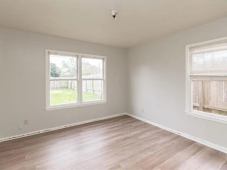 1534 Lazy Ln — Photo 7