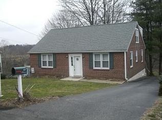 230 Harrison Rd, Brookhaven, PA 19015