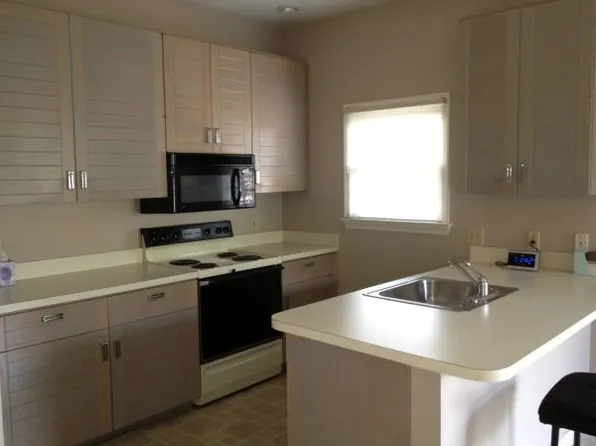 178 Crescent Dr, Hershey, PA 17033