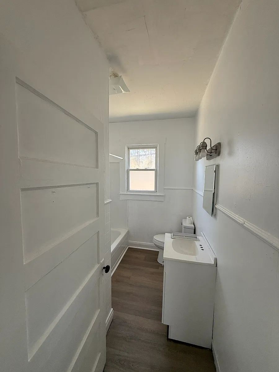 Bathroom - 125 Clyde St