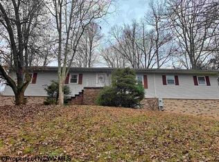 211 Evergreen Cir, Philippi, WV 26416